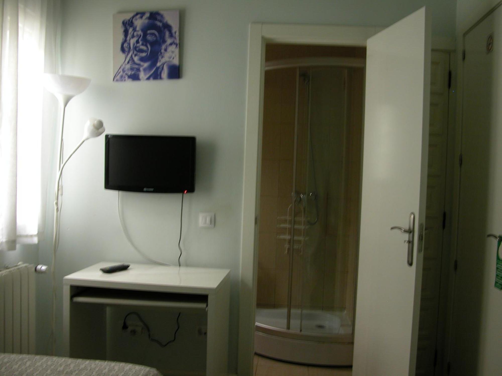 Hostal Goyal Pizarro Madrid Pokoj fotografie