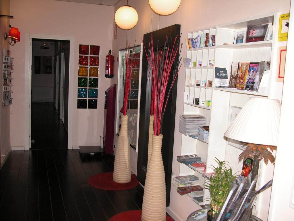 Hostal Goyal Pizarro Madrid Exteriér fotografie